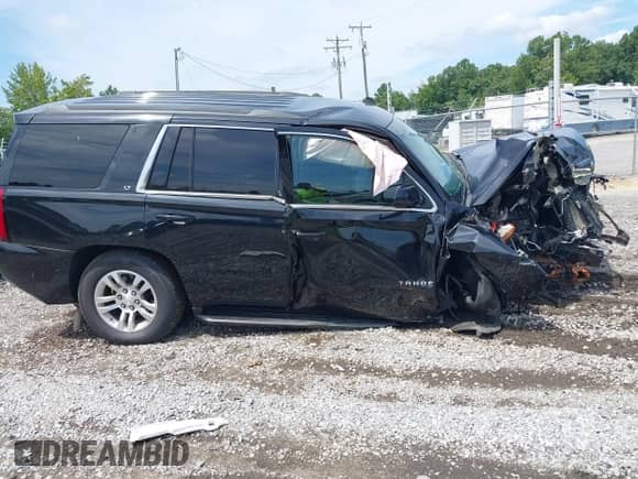 2015 Chevrolet Tahoe LT с VIN 1GNSKBKC6FR138983, выставлен на аукционе IAAI как лот 42992889 с пробегом Не указан миль и . История ставок и продаж доступна на DreamBid. Изображение 13.