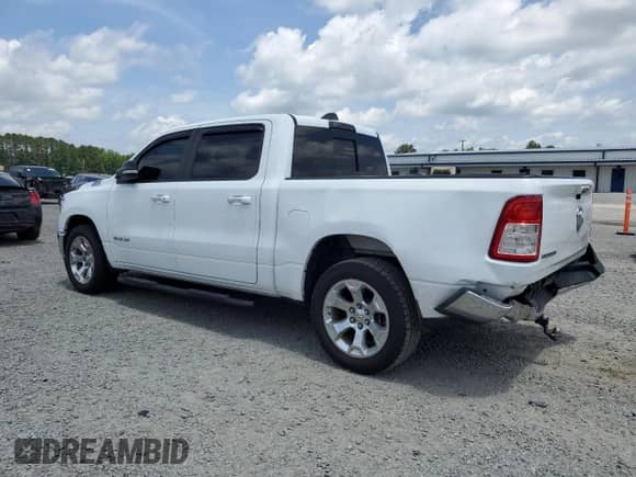 2020 Ram 1500 Big Horn z VIN 1C6RREFG6LN289012, wystawiony jako Copart lot #61009815 z przebiegiem 129 977 mil mil oraz Szkoda całkowita • Salvage title. Historia ofert i sprzedaży dostępna na DreamBid. Obrazek 2.