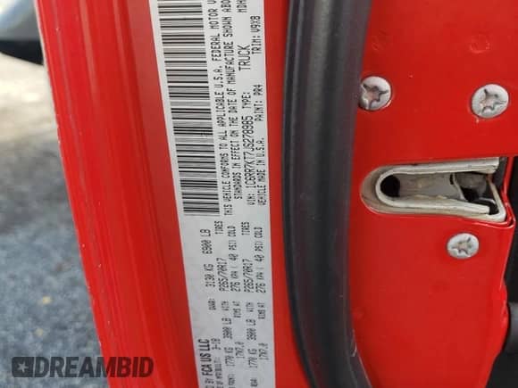 2018 Ram 1500 Tradesman z VIN 1C6RR7KT7JS278985, wystawiony jako Copart lot #56587185 z przebiegiem 70 052 mil mil oraz Szkoda całkowita • Salvage title. Historia ofert i sprzedaży dostępna na DreamBid. Obrazek 12.