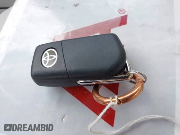 2021 Toyota Camry LE with VIN 4T1C11AK8MU601313, listed as a IAAI auction lot 43383218 with 34,384 mi miles and . Bid and sale history available at DreamBid. Image 11.