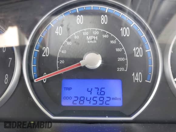 2007 Hyundai Santa Fe SE z VIN 5NMSH73E17H075477, wystawiony jako IAAI lot #42881277 z przebiegiem 284 592 mil mil oraz . Historia ofert i sprzedaży dostępna na DreamBid. Obrazek 15.