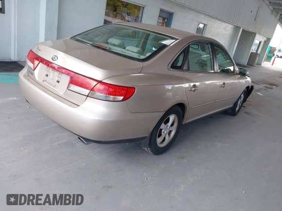 2007 Hyundai Azera SE с VIN KMHFC46F67A139389, выставлен на аукционе IAAI как лот 42974339 с пробегом 127 895 миль миль и . История ставок и продаж доступна на DreamBid. Изображение 4.