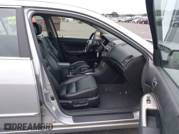 2005 Honda Accord EX-L с VIN 1HGCM66525A073199, выставлен на аукционе IAAI как лот 43206046 с пробегом 245 484 миль миль и . История ставок и продаж доступна на DreamBid. Изображение 5.