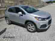 2019 Chevrolet Trax LS с VIN 3GNCJKSB9KL347926, выставлен на аукционе Copart как лот 85925055 с пробегом 68 892 миль миль и Списание • Salvage title. История ставок и продаж доступна на DreamBid. Изображение 4.