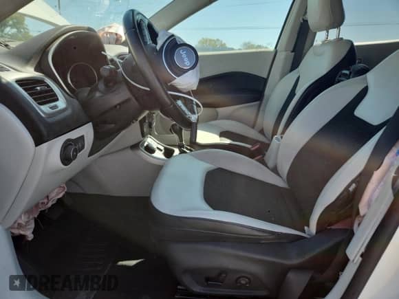 2018 Jeep Compass Latitude with VIN 3C4NJDBB8JT175352, listed as a Copart auction lot 71740325 with 65,612 mi miles and Salvage title. Bid and sale history available at DreamBid. Image 7.