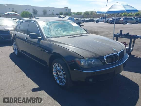 2006 BMW 7 Series 750Li z VIN WBAHN83546DT26795, wystawiony jako IAAI lot #43039294 z przebiegiem 174 676 mil mil oraz . Historia ofert i sprzedaży dostępna na DreamBid. Obrazek 1.