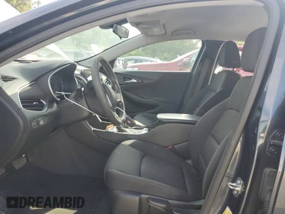 2020 Chevrolet Malibu LS z VIN 1G1ZB5ST8LF138014, wystawiony jako Copart lot #71887135 z przebiegiem 70 275 mil mil oraz Szkoda całkowita • Salvage title. Historia ofert i sprzedaży dostępna na DreamBid. Obrazek 7.