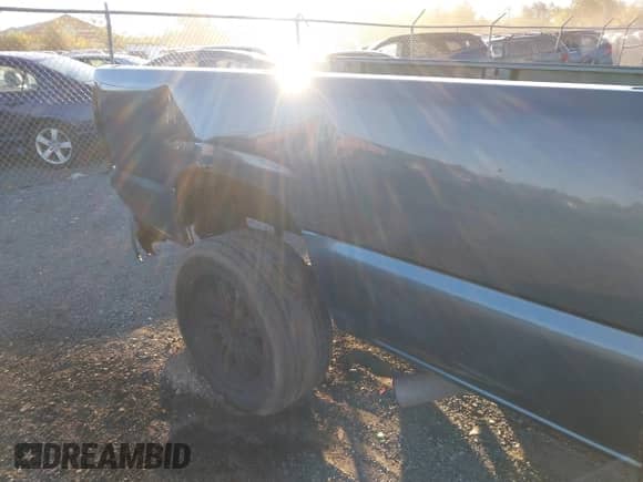2006 Chevrolet Silverado 3500 SRW Wrk Trk с VIN 1GCHK33D96F267379, выставлен на аукционе IAAI как лот 43457796 с пробегом 313 080 миль миль и . История ставок и продаж доступна на DreamBid. Изображение 18.