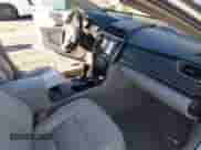 2016 Toyota Camry XLE z VIN 4T1BD1FK0GU199867, wystawiony jako IAAI lot #43473931 z przebiegiem 148 028 mil mil oraz . Historia ofert i sprzedaży dostępna na DreamBid. Obrazek 5.