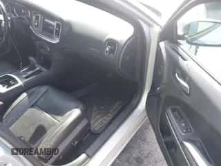 2019 Dodge Charger SXT with VIN 2C3CDXBG0KH695250, listed as a IAAI auction lot 43240697 with 120,324 mi miles and . Bid and sale history available at DreamBid. Image 5.