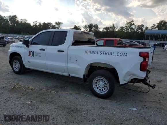 2020 Chevrolet Silverado 1500 Work Truck z VIN 1GCRWAEF2LZ261848, wystawiony jako Copart lot #70438015 z przebiegiem 77 426 mil mil oraz Szkoda całkowita • Salvage title. Historia ofert i sprzedaży dostępna na DreamBid. Obrazek 2.