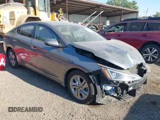 2019 Hyundai Elantra SEL z VIN 5NPD84LF5KH451352, wystawiony jako IAAI lot #43257900 z przebiegiem 43 744 mil mil oraz . Historia ofert i sprzedaży dostępna na DreamBid. Obrazek 1.