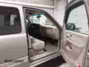 2003 Chevrolet Silverado 2500HD LT z VIN 1GCHK29U73E336640, wystawiony jako IAAI lot #43511993 z przebiegiem 96 231 mil mil oraz . Historia ofert i sprzedaży dostępna na DreamBid. Obrazek 5.