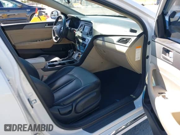 2016 Hyundai Sonata SE with VIN KMHE24L16GA029210, listed as a IAAI auction lot 42638587 with 231,061 mi miles and . Bid and sale history available at DreamBid. Image 5.