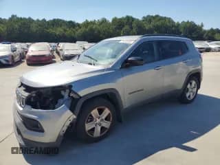 2022 Jeep Compass Latitude z VIN 3C4NJCBB1NT176259, wystawiony jako Copart lot #71273155 z przebiegiem 54 311 mil mil oraz Szkoda całkowita • Salvage title. Historia ofert i sprzedaży dostępna na DreamBid. Obrazek 1.