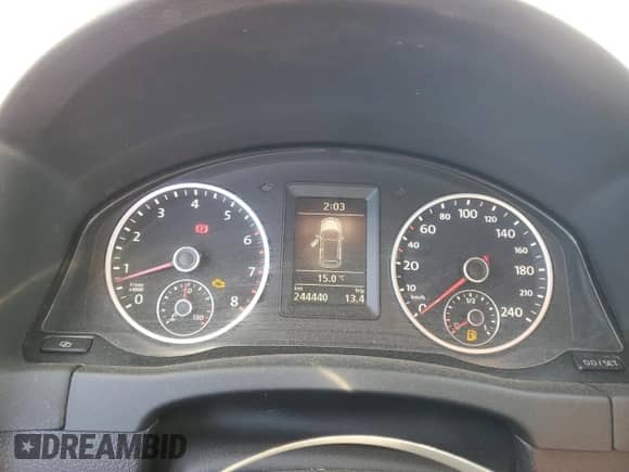 2012 Volkswagen Tiguan S с VIN WVGCV7AX2CW534360, выставлен на аукционе Copart как лот 87275795 с пробегом 244 440 миль миль и Чистый • Clean title. История ставок и продаж доступна на DreamBid. Изображение 9.