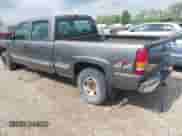 2002 Chevrolet Silverado 1500HD LT z VIN 1GCGK13U22F125563, wystawiony jako IAAI lot #42172310 z przebiegiem 155 416 mil mil oraz . Historia ofert i sprzedaży dostępna na DreamBid. Obrazek 3.