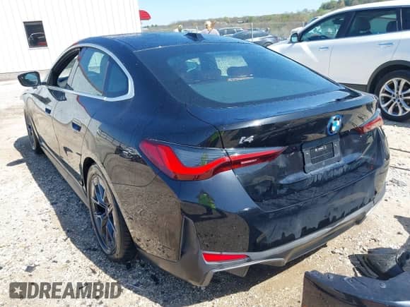 2024 BMW i4 xDrive40 с VIN WBY83FB05RFS37070, выставлен на аукционе IAAI как лот 41975207 с пробегом 8 304 миль миль и . История ставок и продаж доступна на DreamBid. Изображение 3.