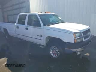 2003 Chevrolet Silverado 2500HD LS z VIN 1GCHK23113F221752, wystawiony jako IAAI lot #41540935 z przebiegiem 414 826 mil mil oraz . Historia ofert i sprzedaży dostępna na DreamBid. Obrazek 1.