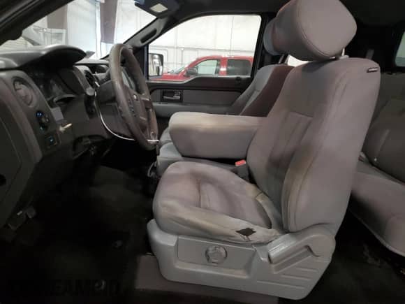 2013 Ford F-150 STX с VIN 1FTFX1EF9DFD68768, выставлен на аукционе Copart как лот 82345205 с пробегом Не указан миль и Чистый • Clean title. История ставок и продаж доступна на DreamBid. Изображение 7.