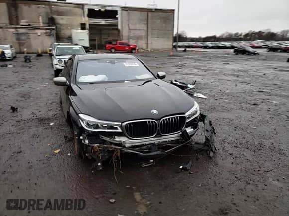 2018 BMW 7 Series M760i xDrive с VIN WBA7H6C58JG614544, выставлен на аукционе Copart как лот 70382702 с пробегом Не указан миль и . История ставок и продаж доступна на DreamBid. Изображение 10.