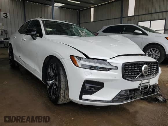 2025 Volvo S60 Core z VIN 7JRL12GJXSG364362, wystawiony jako Copart lot #51022375 z przebiegiem Nie podano mil oraz Szkoda całkowita • Salvage title. Historia ofert i sprzedaży dostępna na DreamBid. Obrazek 4.