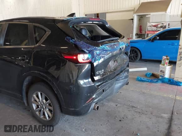 2024 Mazda CX-5 S Preferred z VIN JM3KFBCL3R0490818, wystawiony jako IAAI lot #43044758 z przebiegiem 12 065 mil mil oraz . Historia ofert i sprzedaży dostępna na DreamBid. Obrazek 6.