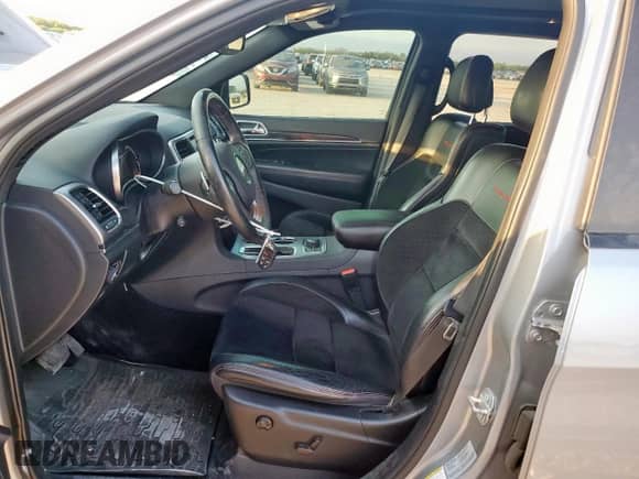 2017 Jeep Grand Cherokee Trailhawk z VIN 1C4RJFLG1HC737735, wystawiony jako Copart lot #67543745 z przebiegiem 82 126 mil mil oraz Szkoda całkowita • Salvage title. Historia ofert i sprzedaży dostępna na DreamBid. Obrazek 7.