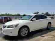 2012 Honda Accord EX z VIN 1HGCP3F70CA004239, wystawiony jako Copart lot #62150395 z przebiegiem 186 423 mil mil oraz Czysty tytuł • Clean title. Historia ofert i sprzedaży dostępna na DreamBid. Obrazek 1.