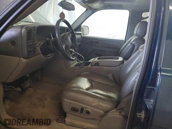 2005 Chevrolet Avalanche LS z VIN 3GNEK12Z95G162303, wystawiony jako Copart lot #67767745 z przebiegiem 143 746 mil mil oraz Szkoda całkowita • Salvage title. Historia ofert i sprzedaży dostępna na DreamBid. Obrazek 7.