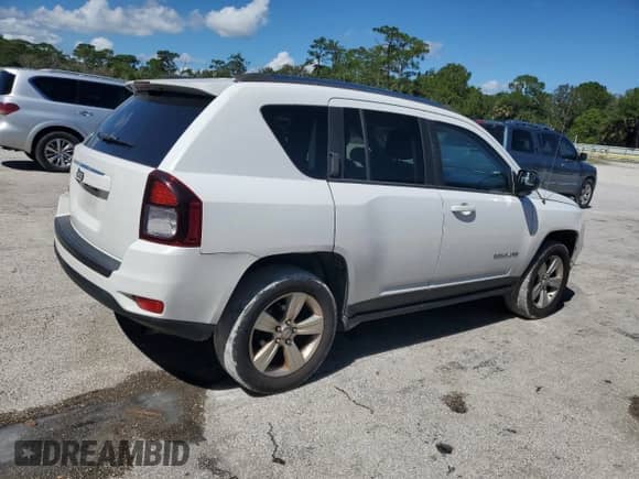 2014 Jeep Compass Sport z VIN 1C4NJDBB4ED773837, wystawiony jako Copart lot #82474845 z przebiegiem 133 337 mil mil oraz Czysty tytuł • Clean title. Historia ofert i sprzedaży dostępna na DreamBid. Obrazek 3.