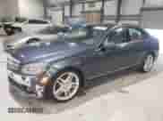 2010 Mercedes-Benz C 300 Luxury z VIN WDDGF5EB8AR088593, wystawiony jako Copart lot #86117285 z przebiegiem 99 558 mil mil oraz Szkoda całkowita • Salvage title. Historia ofert i sprzedaży dostępna na DreamBid. Obrazek 1.