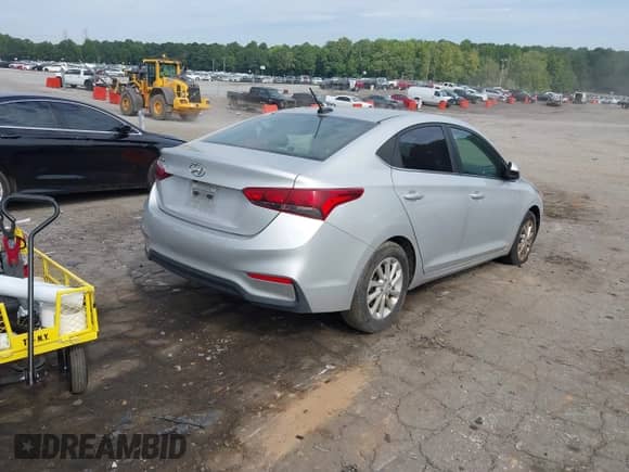2021 Hyundai Accent SE с VIN 3KPC24A63ME138095, выставлен на аукционе IAAI как лот 43097673 с пробегом 86 489 миль миль и . История ставок и продаж доступна на DreamBid. Изображение 4.