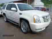 2013 Cadillac Escalade Luxury with VIN 1GYS4BEF1DR118415, listed as a IAAI auction lot 42668630 with 121,193 mi miles and . Bid and sale history available at DreamBid. Image 1.