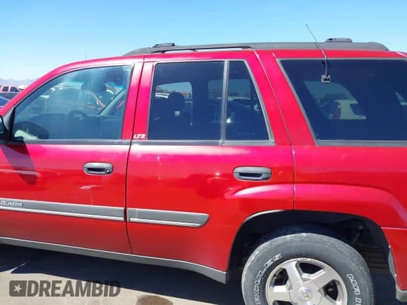 2002 Chevrolet TrailBlazer LS с VIN 1GNDT13SX22139403, выставлен на аукционе IAAI как лот 41862016 с пробегом 141 018 миль миль и . История ставок и продаж доступна на DreamBid. Изображение 14.