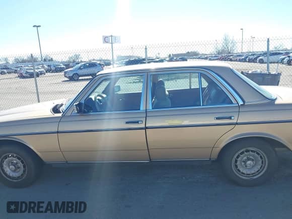 1985 Mercedes-Benz 300 с VIN WDBAB33C5FA218782, выставлен на аукционе IAAI как лот 41698746 с пробегом 285 352 миль миль и . История ставок и продаж доступна на DreamBid. Изображение 6.