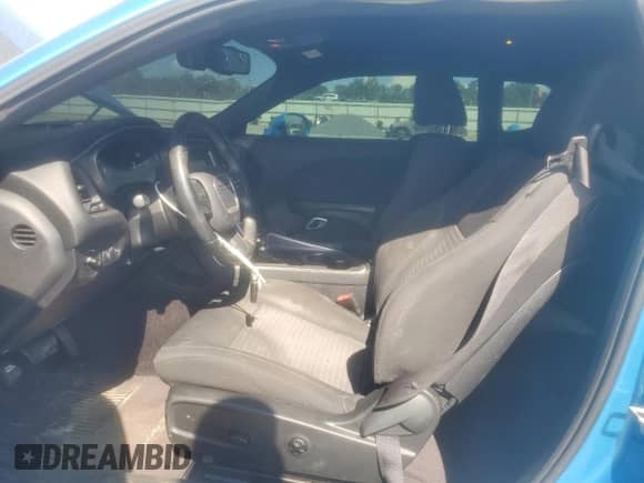 2016 Dodge Challenger R/T с VIN 2C3CDZBT3GH201401, выставлен на аукционе Copart как лот 71590085 с пробегом 70 984 миль миль и Списание • Salvage title. История ставок и продаж доступна на DreamBid. Изображение 7.