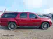 2010 Chevrolet Suburban LT z VIN 1GNUCJE07AR268426, wystawiony jako IAAI lot #42523275 z przebiegiem 252 841 mil mil oraz . Historia ofert i sprzedaży dostępna na DreamBid. Obrazek 14.