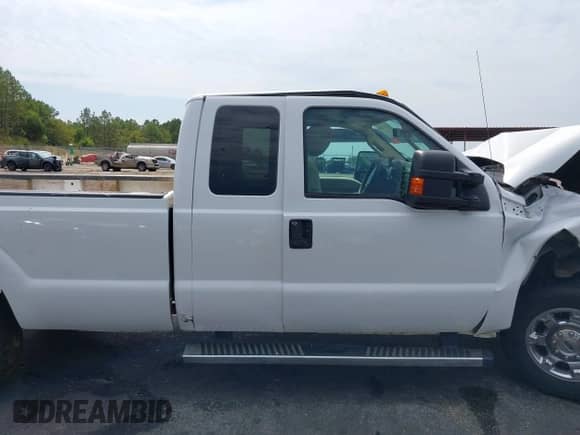2015 Ford F-250 XLT with VIN 1FT7X2A68FEA14099, listed as a IAAI auction lot 43107284 with 386,115 mi miles and . Bid and sale history available at DreamBid. Image 14.