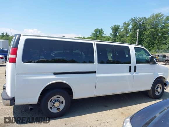 2015 Chevrolet Express Passenger LT с VIN 1GAZG1FG0F1152286, выставлен на аукционе IAAI как лот 42963764 с пробегом 30 155 миль миль и . История ставок и продаж доступна на DreamBid. Изображение 13.