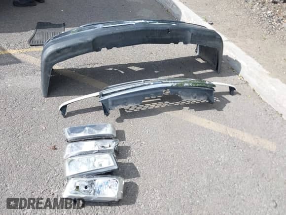 2006 Chevrolet Silverado 3500 SRW Wrk Trk z VIN 1GCHK33D06F229202, wystawiony jako IAAI lot #42117898 z przebiegiem 216 781 mil mil oraz . Historia ofert i sprzedaży dostępna na DreamBid. Obrazek 12.