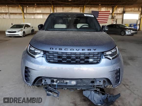 2021 Land Rover Discovery S R-Dynamic with VIN SALRT2RX0M2447800, listed as a Copart auction lot 82647385 with 69,433 mi miles and Salvage title. Bid and sale history available at DreamBid. Image 5.