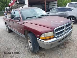 2000 Dodge Dakota with VIN 1B7GL22X0YS546146, listed as a IAAI auction lot 42763567 with 165,919 mi miles and . Bid and sale history available at DreamBid. Image 1.