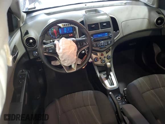 2013 Chevrolet Sonic LT с VIN 1G1JC5SG9D4114069, выставлен на аукционе Copart как лот 83811615 с пробегом 48 578 миль миль и Списание • Salvage title. История ставок и продаж доступна на DreamBid. Изображение 8.