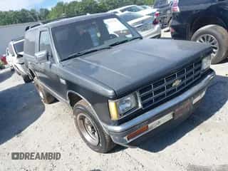 1987 Chevrolet Blazer z VIN 1GNCS18R2H8188749, wystawiony jako IAAI lot #42705290 z przebiegiem 110 735 mil mil oraz . Historia ofert i sprzedaży dostępna na DreamBid. Obrazek 1.