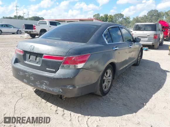 2012 Honda Accord SE z VIN 1HGCP2F64CA013379, wystawiony jako IAAI lot #43409288 z przebiegiem 260 395 mil mil oraz . Historia ofert i sprzedaży dostępna na DreamBid. Obrazek 4.