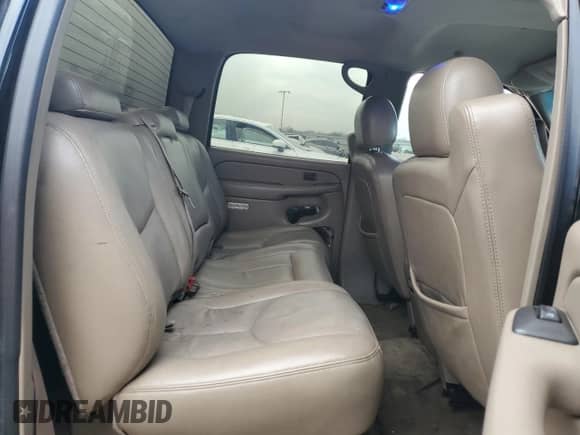 2005 GMC Sierra 1500 SLT z VIN 2GTEC13TX51146328, wystawiony jako Copart lot #43947725 z przebiegiem 350 898 mil mil oraz Szkoda całkowita • Salvage title. Historia ofert i sprzedaży dostępna na DreamBid. Obrazek 11.
