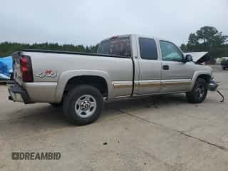 2002 Chevrolet Silverado 1500 LS z VIN 1GCEK19V02E136493, wystawiony jako Copart lot #85757155 z przebiegiem 165 394 mil mil oraz Szkoda całkowita • Salvage title. Historia ofert i sprzedaży dostępna na DreamBid. Obrazek 3.