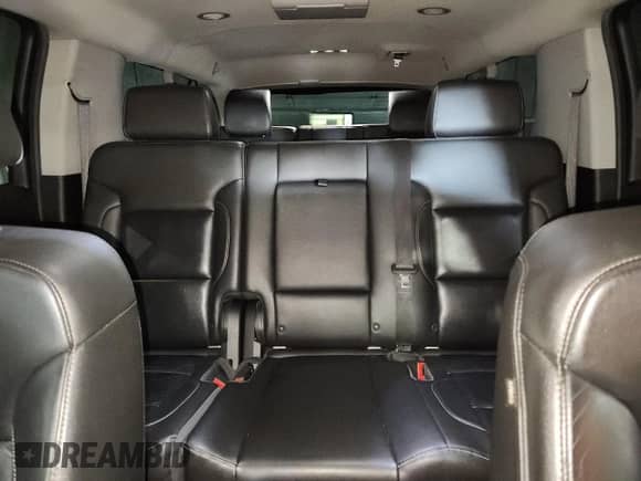 2018 Chevrolet Suburban LT с VIN 1GNSKHKC1JR216744, выставлен на аукционе Copart как лот 69437425 с пробегом 217 908 миль миль и На запчасти • Non repairable. История ставок и продаж доступна на DreamBid. Изображение 10.