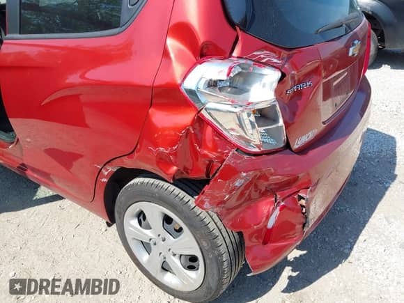 2022 Chevrolet Spark LS z VIN KL8CB6SAXNC026085, wystawiony jako IAAI lot #42725750 z przebiegiem 67 759 mil mil oraz . Historia ofert i sprzedaży dostępna na DreamBid. Obrazek 6.